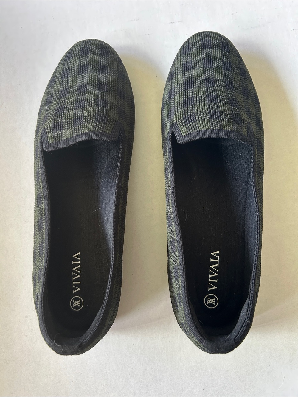 VIVAIA Women's Audrey Olive Green and Black Slip-On Flats, Sz US 7.5 (38.5 EU)